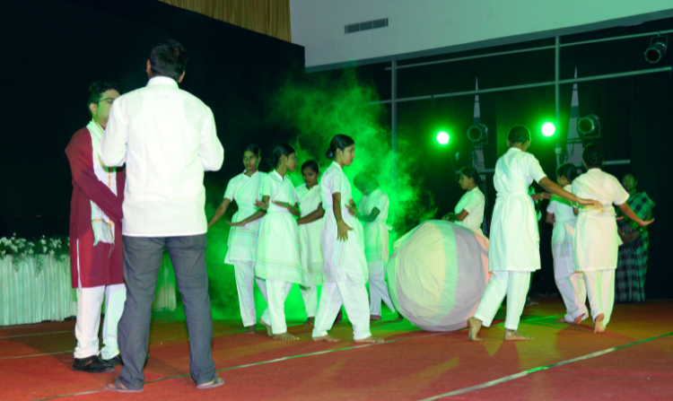 In search of Light - Scroll